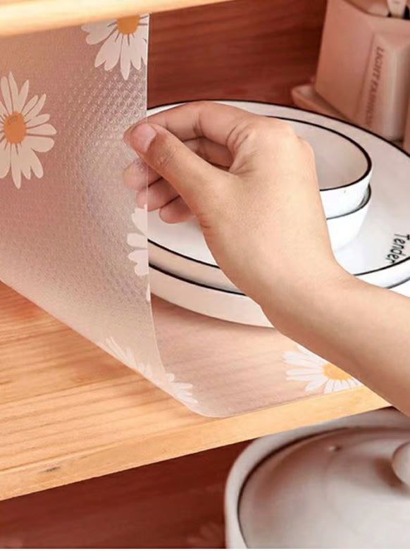 🌸 لفائف بلاستيك أنيقة لتنظيم وحماية الخزائن